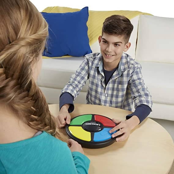 Hasbro Gaming Simon Game - B7962SIMON Pie's Variety Store