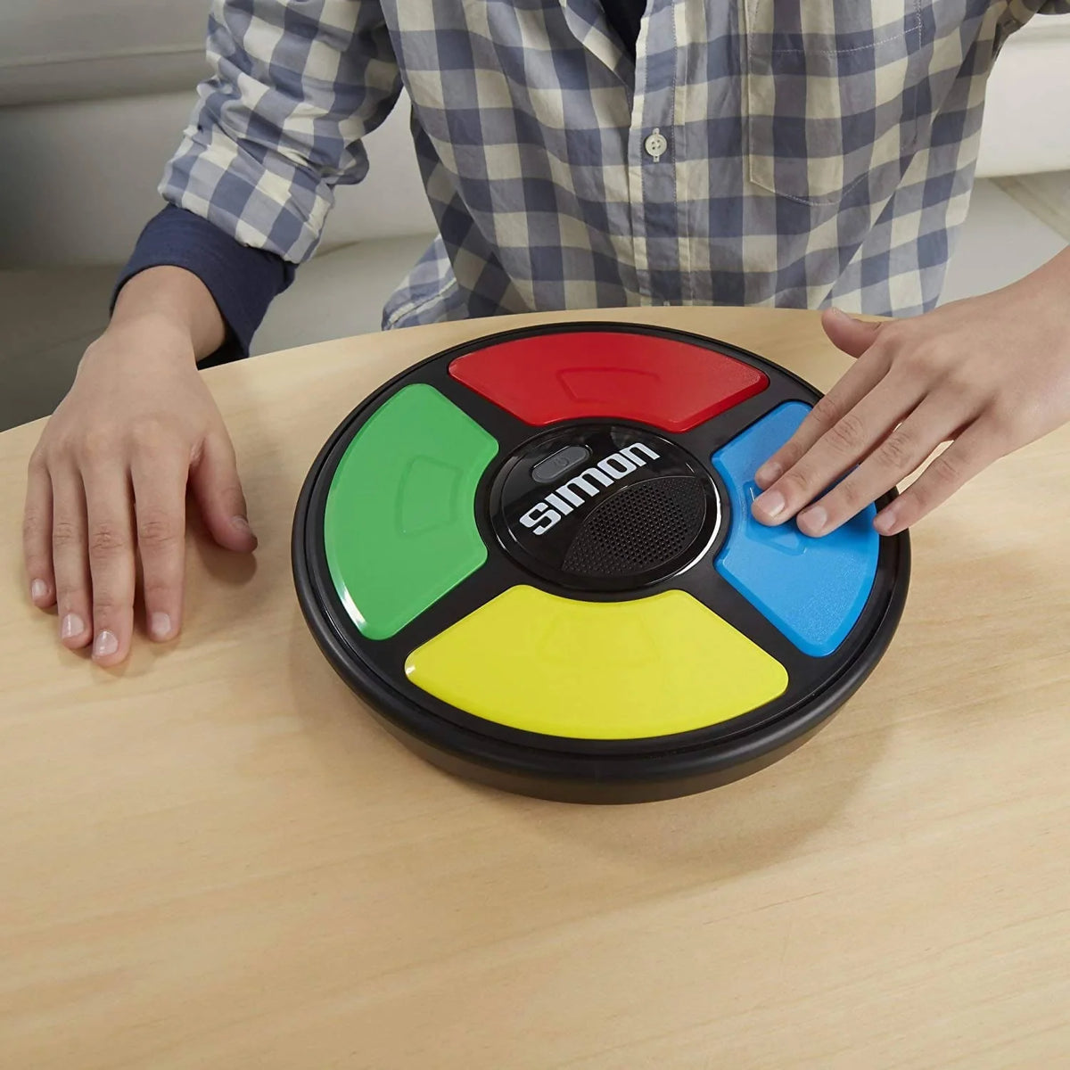 Hasbro Gaming Simon Game - B7962SIMON Pie's Variety Store