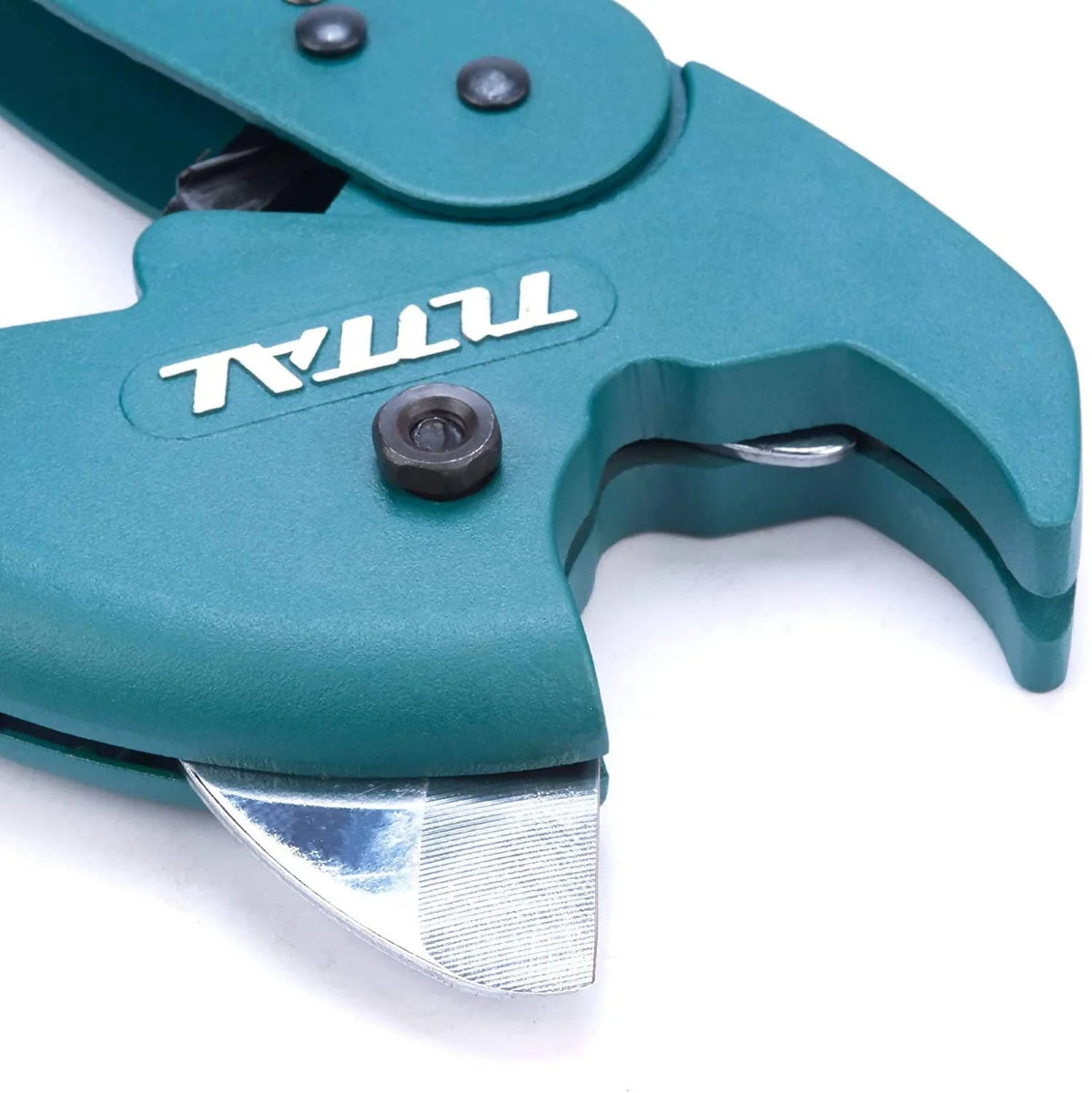 coupled with a cutting edge that is extremely sharp