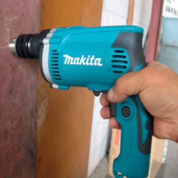 Makita High Impact Electric High Power 710 Watts Hammer Drill with rubberized soft grip