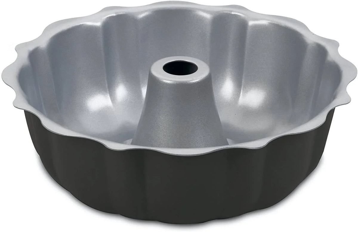 Cuisinart Chef's Classic Nonstick Bakeware 9.5 Inch Fluted Cake Pan bakes elegant