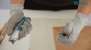 Durable Zinc Alloy Construction. Ideal for Box Cutting