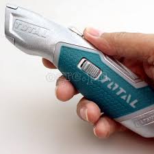 3-Position Retractable Locking Blade with 5 (61mm x 19mm) Replaceable Blades