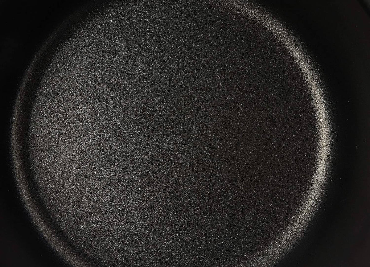 CUISINART CHEF'S CLASSIC™ NONSTICK HARD ANODIZED 1.5 QUART SAUCEPAN WITH COVER- CU-619-16 Elegant AccScents