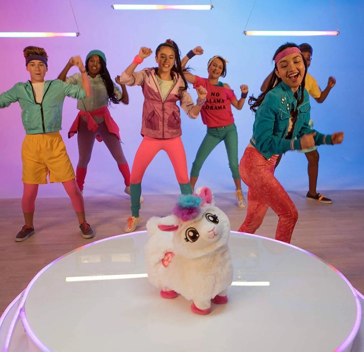 Pets Alive Boppi The Booty Shakin Llama Battery Powered Dancing Robotic Toy Look who's dancing in the spotlight. Pets Alive Bopper the booty shaken' Llama dances like nobody else -951511 Hannah Frederick