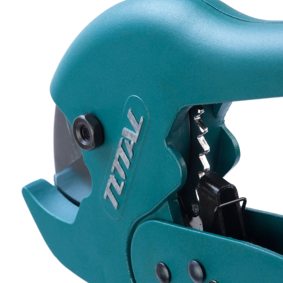 Total Heavy Duty PVC Pipe Cutter is uniquely designed to increase comfort and productivity