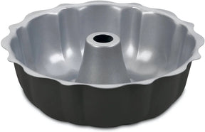 Cuisinart Chef's Classic Nonstick Bakeware 9.5 Inch Fluted Cake Pan bakes elegant