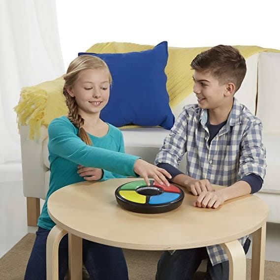 Hasbro Gaming Simon Game - B7962SIMON Pie's Variety Store
